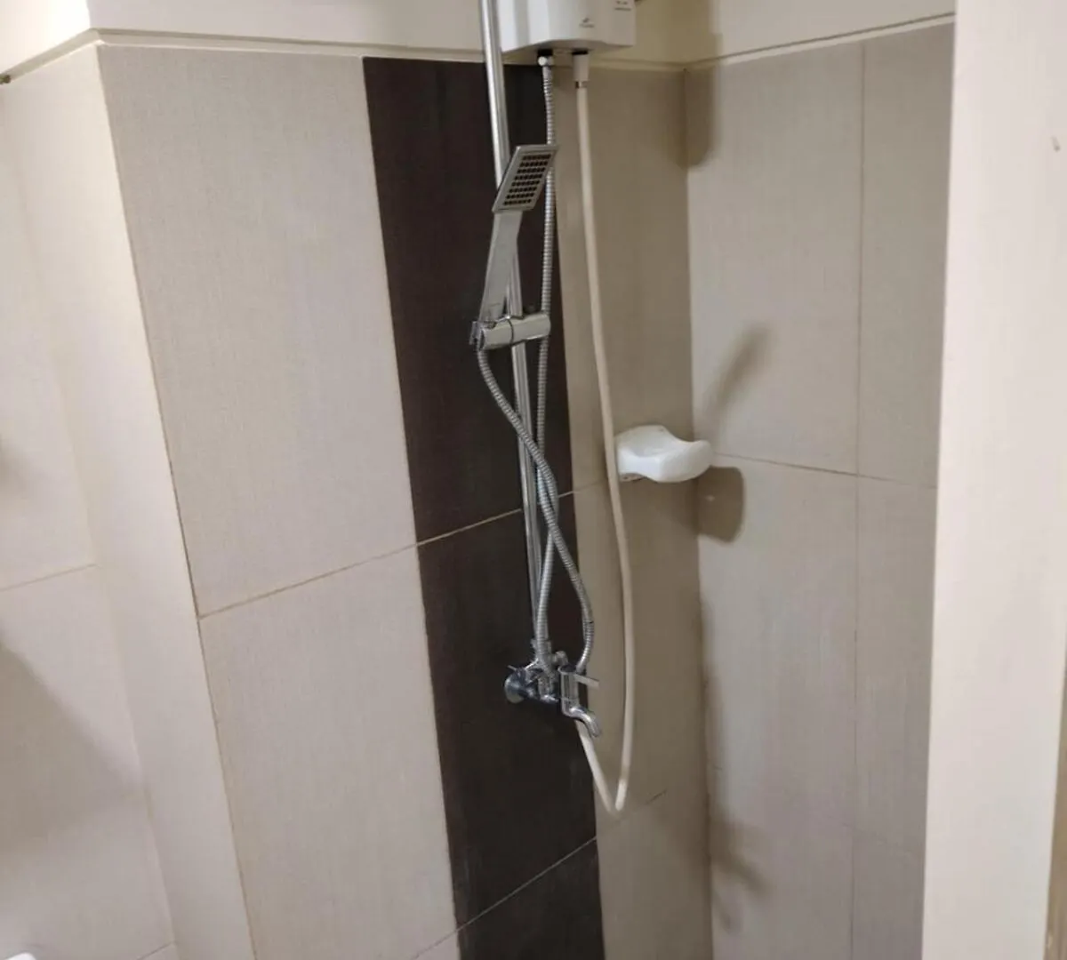 Affordable Breeze Residence Unit 2118 Manila 0*,